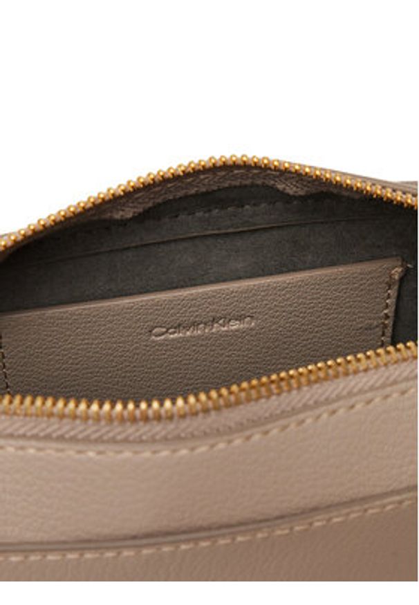 Calvin Klein Jeans Torebka Minimal Monogram Ew Camera Bag LV04K3162G Écru. Materiał: skórzane