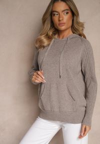 Renee - Ciemnobrązowy Sweter z Wiskozą i Kaszmirem oraz z Kapturem Nerolin. Okazja: na co dzień, na spacer. Typ kołnierza: kaptur. Kolor: brązowy. Materiał: kaszmir, wiskoza. Styl: casual, elegancki