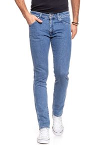 Wrangler - WRANGLER SPODNIE MĘSKIE RETRO TAPERED STRETCH MID W1P8FK054. Stan: obniżony. Wzór: aplikacja. Styl: retro #7