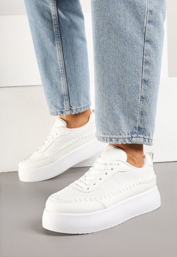 Born2be - Białe Sneakersy na Grubej Podeszwie z Plecioną Cholewką Nilavanea. Okazja: na co dzień. Kolor: biały. Materiał: jeans. Szerokość cholewki: normalna