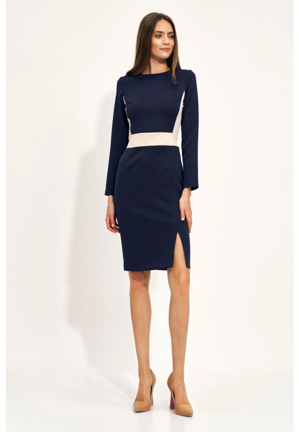 Nife - Sukienka elegancka dopasowana z długim rękawem granatowa. Okazja: na spotkanie biznesowe, do pracy. Kolor: niebieski. Długość rękawa: długi rękaw. Styl: elegancki