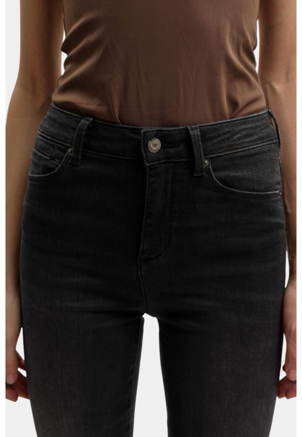 Damskie Spodnie Jeansowe Mustang Style Georgia Super Skinny Denim Black 1016903 4000 802