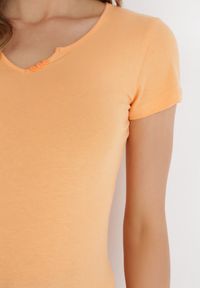 Born2be - Pomarańczowy T-shirt Aerippe. Kolor: pomarańczowy. Materiał: dzianina, jeans, bawełna. Długość rękawa: krótki rękaw. Długość: krótkie. Wzór: gładki, aplikacja. Styl: klasyczny #4