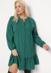 Born2be - Ciemnozielona Koszulowa Sukienka Mini z Falbanką Brindel. Kolor: zielony. Typ sukienki: koszulowe. Długość: mini #1