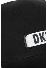 DKNY - Dkny czapka bawełniana dziecięca kolor czarny z aplikacją. Kolor: czarny. Materiał: bawełna. Wzór: aplikacja #3