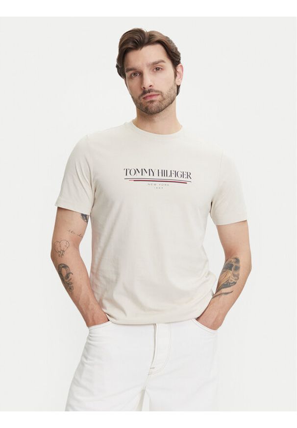 TOMMY HILFIGER - Tommy Hilfiger T-Shirt Brand Love MW0MW40324 Beżowy Regular Fit. Kolor: beżowy. Materiał: bawełna