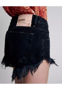 ONETEASPOON - Czarne jeansowe szorty Dukes Low Waist. Stan: obniżony. Kolor: czarny. Materiał: jeans. Wzór: aplikacja #5