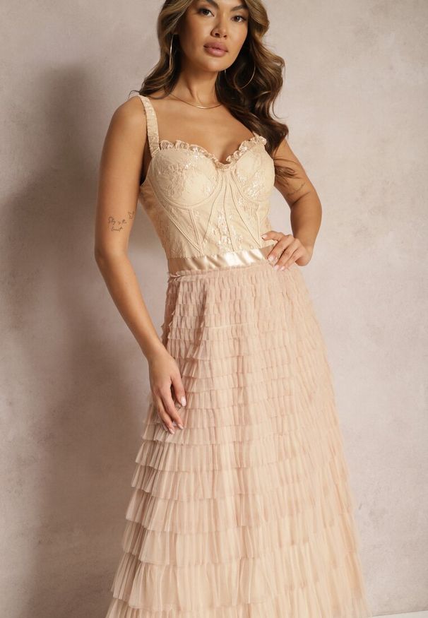 Renee - Beżowa Maxi Sukienka Rozkloszowana Sukienka na Ramiączkach z Gorsetową Górą Ocartia. Typ kołnierza: dekolt gorset. Kolor: beżowy. Długość rękawa: na ramiączkach. Typ sukienki: gorsetowe. Długość: maxi