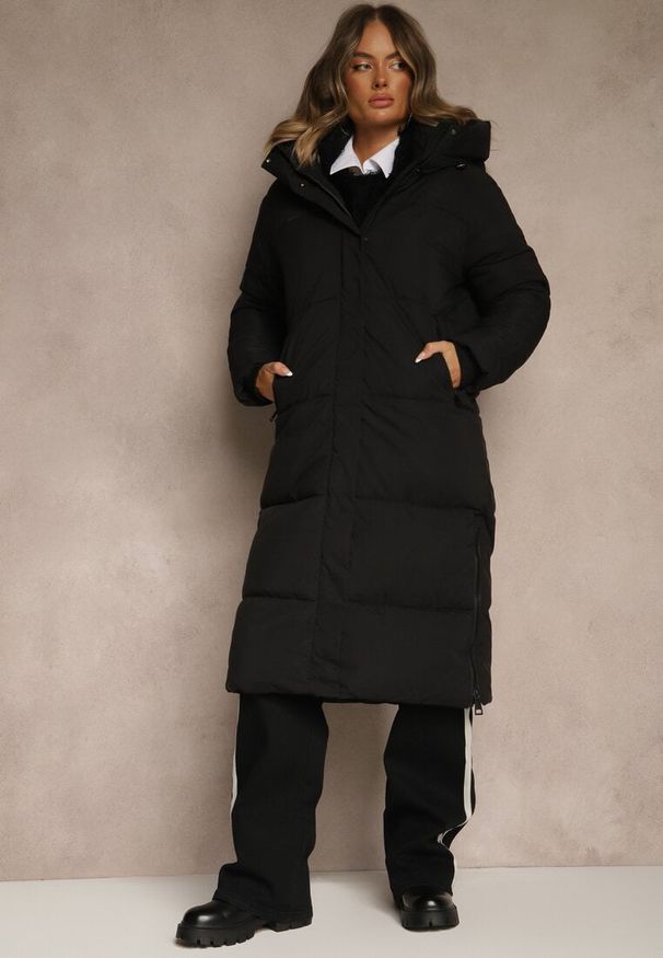 Renee - Czarna Zimowa Kurtka z Pikowanymi Przeszyciami Kapturem i Suwakami Gionea. Okazja: na spacer. Kolor: czarny. Materiał: jeans. Sezon: zima