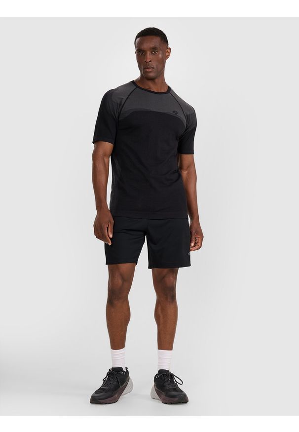 4f - 4F Spodenki treningowe szybkoschnące męskie - czarne XXL. Kolor: czarny. Materiał: włókno, materiał, dzianina, syntetyk. Długość: krótkie. Wzór: ze splotem, ażurowy. Sport: fitness