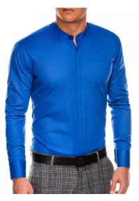Ombre Clothing - Koszula męska elegancka z długim rękawem K586 - niebieska - S. Typ kołnierza: kołnierzyk stójkowy. Kolor: niebieski. Materiał: materiał, bawełna, poliester. Długość rękawa: długi rękaw. Długość: długie. Wzór: jednolity. Styl: elegancki #1