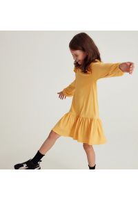 Reserved - Sukienka z falbaną - Żółty. Kolor: żółty #1