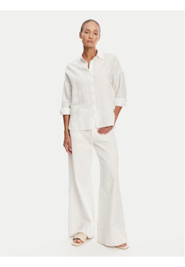 Tatuum Koszula Jenna T2504.083 Biały Relaxed Fit. Kolor: biały. Materiał: len, wiskoza