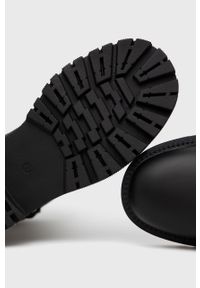 Answear Lab Workery damskie kolor czarny na platformie lekko ocieplone. Nosek buta: okrągły. Zapięcie: sznurówki. Kolor: czarny. Obcas: na platformie. Styl: wakacyjny #4