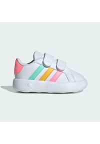 Adidas - Buty Grand Court 2.0 Kids. Kolor: różowy, biały, zielony, wielokolorowy. Materiał: materiał. Sport: turystyka piesza