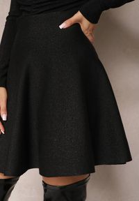 Renee - Czarna Metaliczna Spódnica Rozkloszowana Mini Uraline. Kolor: czarny. Materiał: tkanina