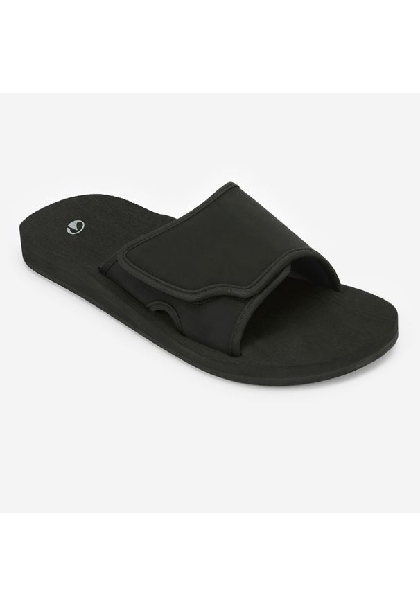 Klapki męskie Decathlon 590. Okazja: na plażę. Kolor: czarny. Styl: sportowy