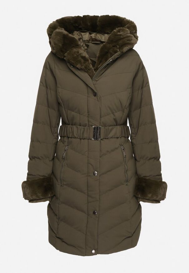 Born2be - Ciemnozielona Pikowana Kurtka Zimowa z Paskiem i Futerkowymi Obszyciami z Możliwością Odpięcia Hedirra. Okazja: na co dzień. Kolor: zielony. Materiał: jeans, futro. Długość rękawa: długi rękaw. Długość: długie. Sezon: zima. Styl: casual, elegancki