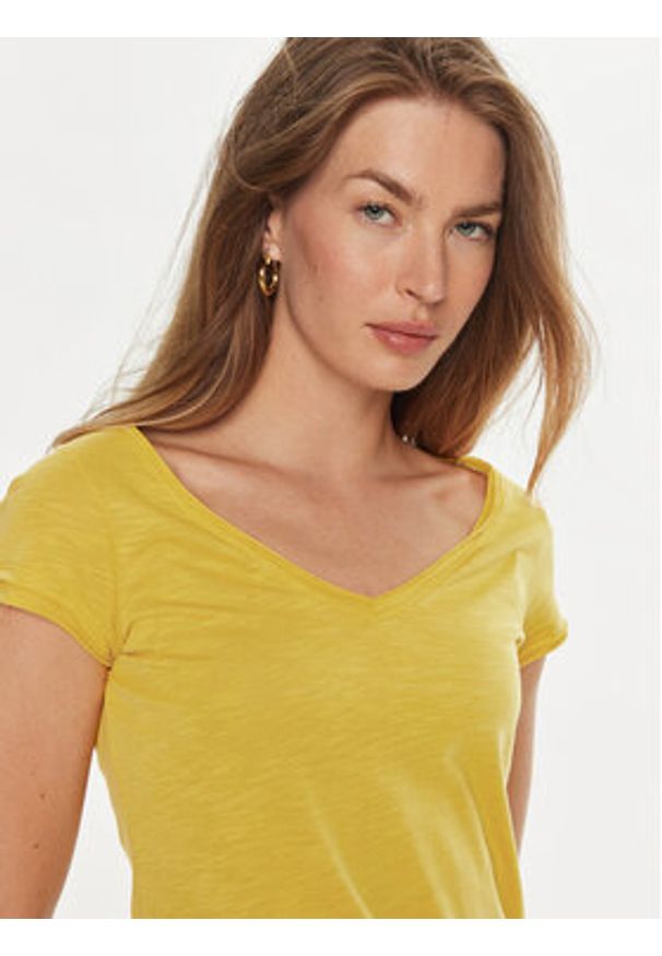 Sisley T-Shirt 3TNHL4007 Żółty Regular Fit. Kolor: żółty. Materiał: bawełna