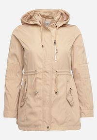 Born2be - Beżowa Kurtka Parka z Kapturem i Kieszeniami Sinora. Okazja: na co dzień. Typ kołnierza: kaptur. Kolekcja: plus size. Kolor: beżowy. Materiał: jeans. Styl: casual, elegancki #6