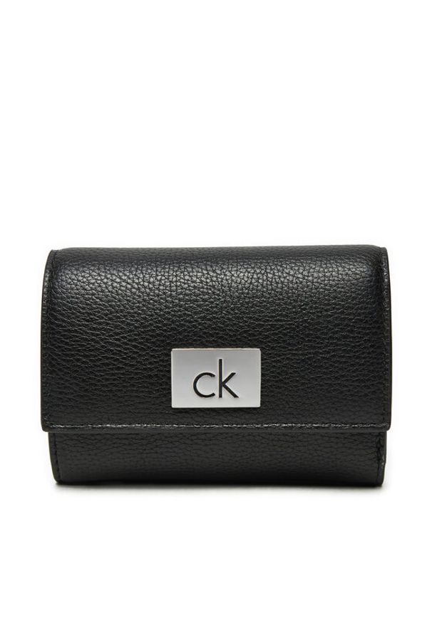 Calvin Klein Mały Portfel Damski Ck Plaque Small Trifold W/Zip K60K612834 Czarny. Kolor: czarny. Materiał: skóra