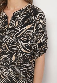 Born2be - Czarna Bluzka z Bawełną i Abstrakcyjnym Wzorem Lunaliena. Okazja: na co dzień. Kolor: czarny. Materiał: bawełna. Styl: klasyczny, elegancki, casual #7