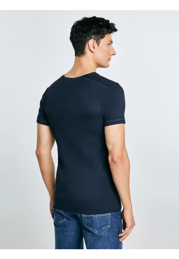 Big-Star - Koszulka męska z prążkowanej dzianiny granatowa Basicag 403. Kolor: niebieski. Materiał: prążkowany, dzianina. Wzór: gładki