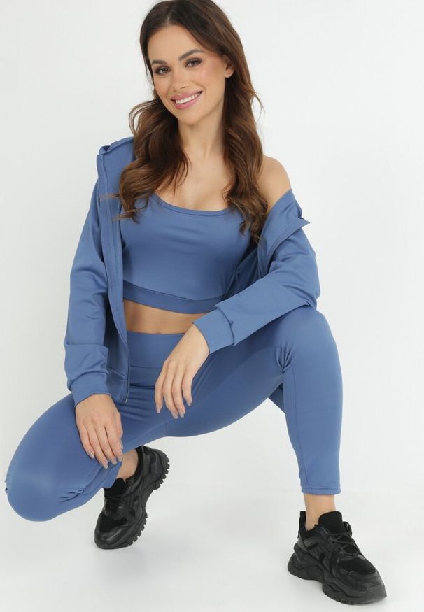 Born2be - Niebieski 3-częściowy Komplet Sportowy Bluza Legginsy i Top Fika. Kolor: niebieski. Sport: turystyka piesza