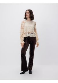 Reserved - Bluzka z haftem - złamana biel. Materiał: tkanina. Wzór: haft #1