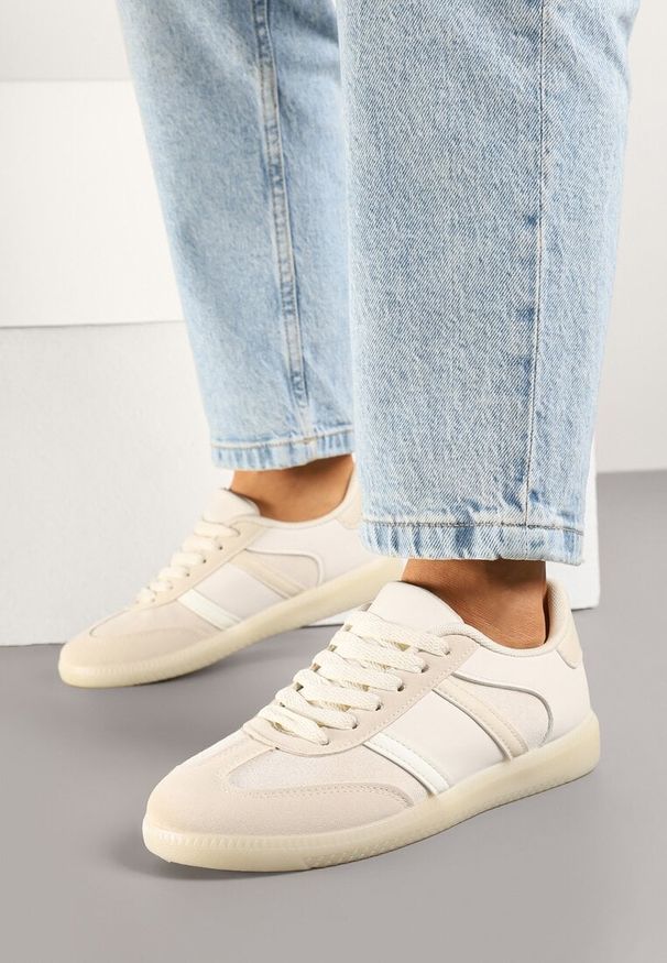 Renee - Beżowe Sneakersy Sportowe przed Kostkę z Ozdobnymi Paskami Zonevia. Wysokość cholewki: przed kostkę. Zapięcie: pasek. Kolor: beżowy. Szerokość cholewki: normalna. Wzór: paski