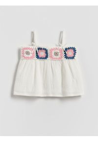 Reserved - Bluzka z aplikacją - złamana biel. Materiał: bawełna. Wzór: aplikacja #1