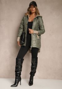 Renee - Zielona Kurtka z Pikowanymi Przeszyciami Kapturem i Dłuższym Tyłem Tuleina. Okazja: na co dzień. Kolor: zielony. Materiał: jeans. Długość: długie. Styl: casual