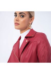 Wittchen - Damska ramoneska z ekoskóry z pikowaną wstawką różowa. Okazja: do pracy, na co dzień. Kolor: różowy. Materiał: skóra ekologiczna. Wzór: geometria. Styl: klasyczny, casual, elegancki #5