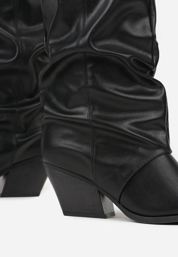 Renee - Czarne Marszczone Kozaki na Obcasie w Kształcie Stożka Atima. Okazja: na imprezę. Kolor: czarny. Materiał: jeans, koronka. Obcas: na obcasie. Wysokość obcasa: średni