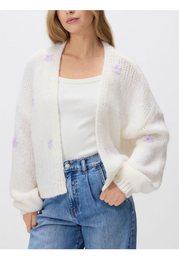 Reserved - Kardigan z haftem - kremowy. Kolor: kremowy. Materiał: dzianina, wełna. Wzór: haft