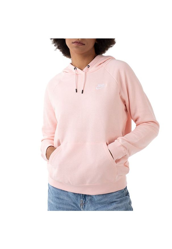 Bluza Nike Sportswear Essential BV4124-611 - różowa. Typ kołnierza: kaptur. Kolor: różowy. Materiał: bawełna, tkanina, poliester. Styl: klasyczny