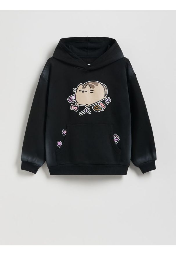 Reserved - Bluza z kapturem Pusheen - czarny. Typ kołnierza: kaptur. Kolor: czarny. Materiał: bawełna