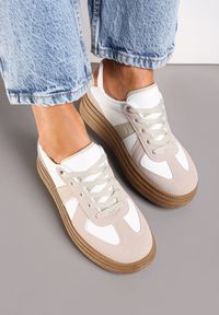 Born2be - Beżowo-Białe Sneakersy na Niskiej Platformie z Materiałowymi Wstawkami Xeonbia. Kolor: beżowy. Materiał: materiał. Obcas: na platformie #4