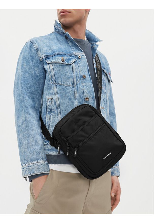 Quiksilver Saszetka QUIC-M-002-07 Czarny. Kolor: czarny. Materiał: materiał