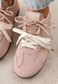 Born2be - Różowe Sneakersy Ozdobione Przeszyciami i Podwójnym Sznurowaniem Coraera. Nosek buta: okrągły. Zapięcie: sznurówki. Kolor: różowy. Materiał: skóra, syntetyk, nubuk. Wzór: aplikacja. Obcas: na obcasie. Wysokość obcasa: niski #3