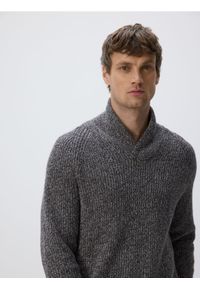 Reserved - Sweter z dekoltem V - ciemnoszary. Kolor: szary. Materiał: dzianina, bawełna #1