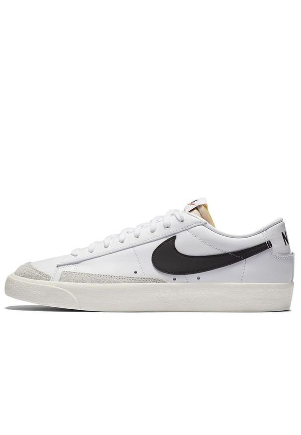 Buty Nike Blazer Low '77 Vintage DA6364-101 - białe. Kolor: biały. Materiał: zamsz, skóra, guma. Szerokość cholewki: normalna. Wzór: jodełka. Sezon: lato
