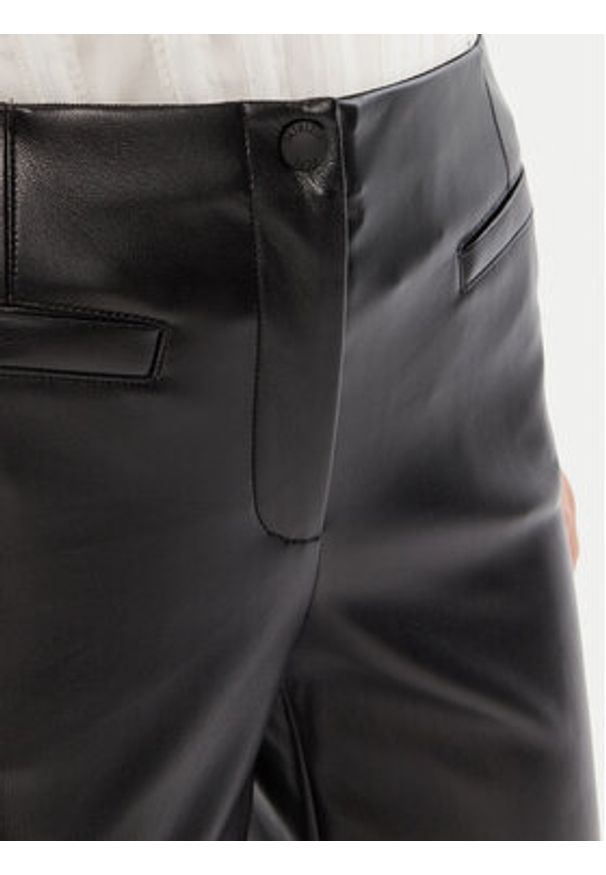 Patrizia Pepe Spodnie skórzane 8P0757 E005 Czarny Regular Fit. Kolor: czarny. Materiał: syntetyk