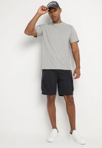 Born2be - Granatowe Dresowe Szorty z Bawełną Typu Cargo Soniela. Okazja: na co dzień. Kolor: niebieski. Materiał: dresówka, bawełna. Styl: elegancki, casual