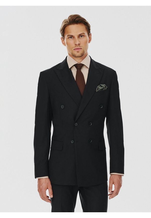 Pako Lorente - PAKO LORENTE – Dwurzędowa czarna marynarka garniturowa. Okazja: na studniówkę, na spotkanie biznesowe. Kolor: czarny. Materiał: wiskoza, elastan. Styl: biznesowy, młodzieżowy