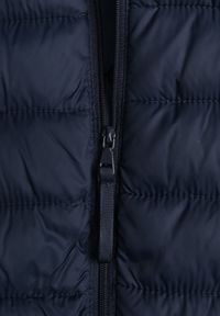 Born2be - Granatowa Pikowana Kamizelka Przejściowa z Kapturem Neanissa. Okazja: na co dzień. Typ kołnierza: kaptur. Kolor: niebieski. Materiał: jeans. Styl: casual #3