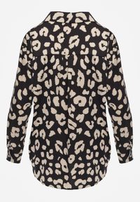 Born2be - Czarna Koszula w Cętki z Kołnierzykiem Emeili. Typ kołnierza: kołnierzyk klasyczny. Kolor: czarny. Materiał: tkanina. Długość rękawa: długi rękaw. Długość: długie. Wzór: aplikacja. Styl: klasyczny #2