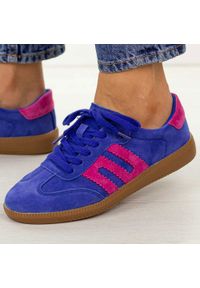 Granatowe skórzane półbuty damskie Filippo Dp7549/26. Okazja: na spacer, na co dzień. Kolor: niebieski. Materiał: skóra, nubuk. Szerokość cholewki: normalna. Sezon: wiosna, jesień, lato. Obcas: na płaskiej podeszwie. Styl: casual, elegancki, klasyczny #1