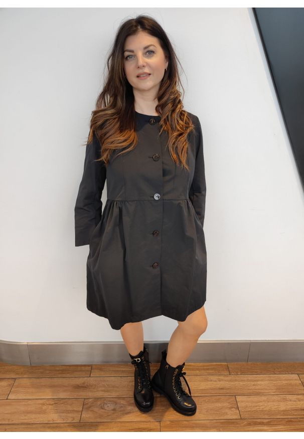 Czarna sukienka zapinana na guziki Alessia Santi. Kolor: czarny. Materiał: poliester, bawełna. Styl: klasyczny
