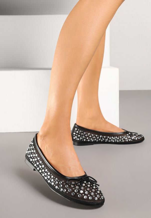 Born2be - Czarne Balerinki z Siateczki Zdobione Cyrkoniami i Kokardką Falondria. Kolor: czarny. Materiał: jeans, materiał. Wzór: aplikacja. Styl: elegancki, klasyczny